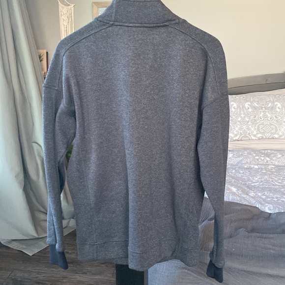 Under Armour Coldgear funnel neck in size small. Grey knit. - Picture 4 of 4
